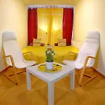 City-apartment 65qm 2-schlafzimmer Wlan Nichtraucher Parken Apartman